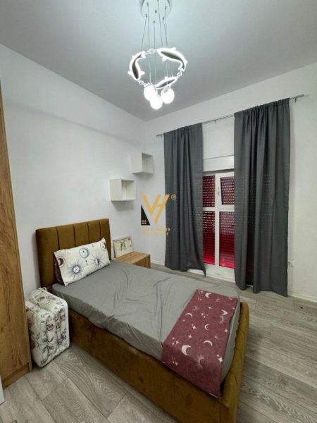 Tirane, jepet me qera apartament 2+1+Ballkon Kati 4, 90 m² 500 € (AI DEMI)