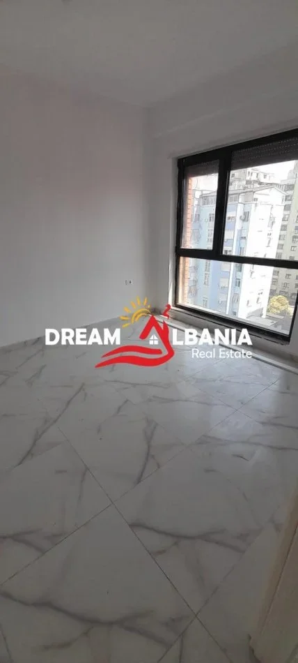 Tirane, jepet me qera ambjent biznesi Kati 6, 96 m² 700 € (ne Myslym Shyr, prane Gjykates)
