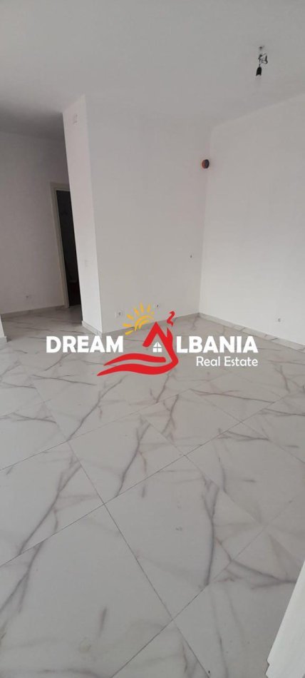 Tirane, jepet me qera ambjent biznesi Kati 6, 96 m² 700 € (ne Myslym Shyr, prane Gjykates)