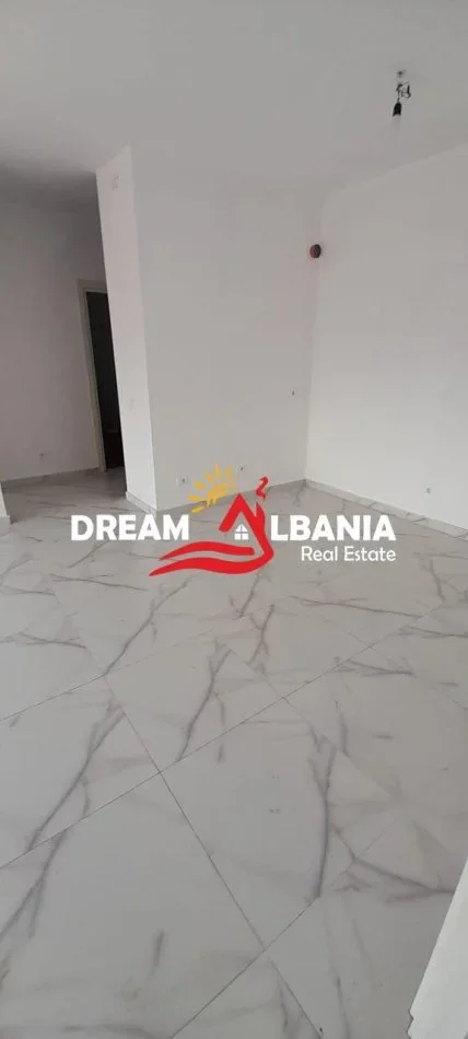 Tirane, jepet me qera ambjent biznesi Kati 6, 96 m² 700 € (ne Myslym Shyr, prane Gjykates)