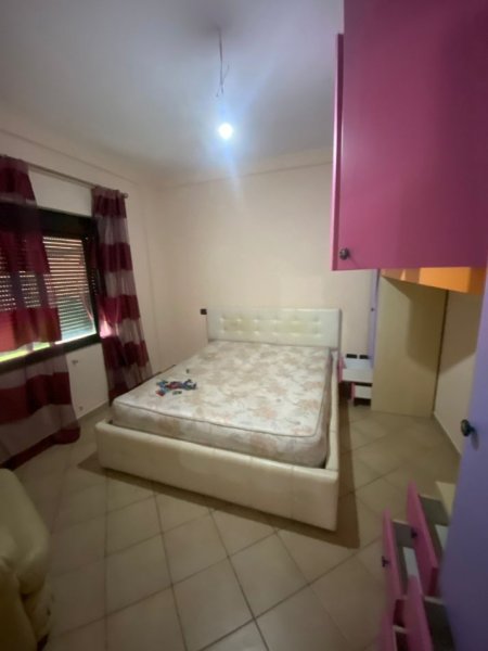 Tirane, jepet me qera shtepi 1+1 Kati 0, 50 m² 350 € (Selite e vjeter)