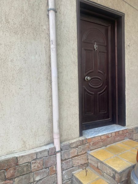 Tirane, jepet me qera shtepi 1+1 Kati 0, 50 m² 350 € (Selite e vjeter)