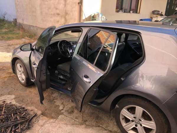 Tirane, shes makine Benzin, gri e erret manuale Klima 78.000 km 11.350 €