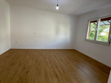 Tirane, shitet apartament 2+1 Kati 2, 72 m² 122.000 € (Ali Demi)