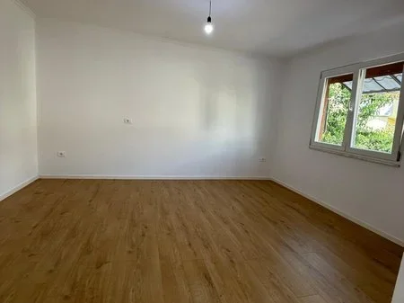 Tirane, shitet apartament 2+1 Kati 2, 72 m² 122.000 € (Ali Demi)