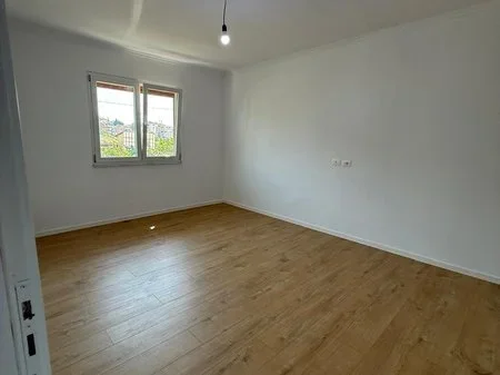 Tirane, shitet apartament 2+1 Kati 2, 72 m² 122.000 € (Ali Demi)