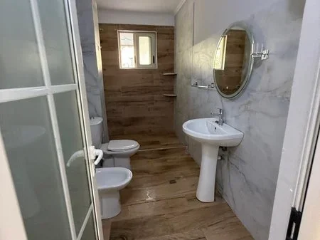 Tirane, shitet apartament 2+1 Kati 2, 72 m² 122.000 € (Ali Demi)