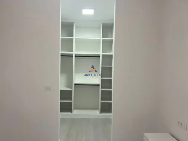 Tirane, jepet me qera apartament 1+1+Ballkon Kati 2, 75 m² 600 € (RIVER REZIDENCE, UNAZA E RE)