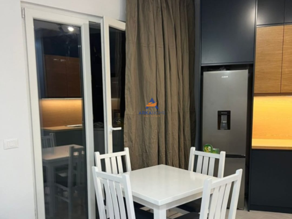 Tirane, jepet me qera apartament 1+1+Ballkon Kati 2, 75 m² 600 € (RIVER REZIDENCE, UNAZA E RE)