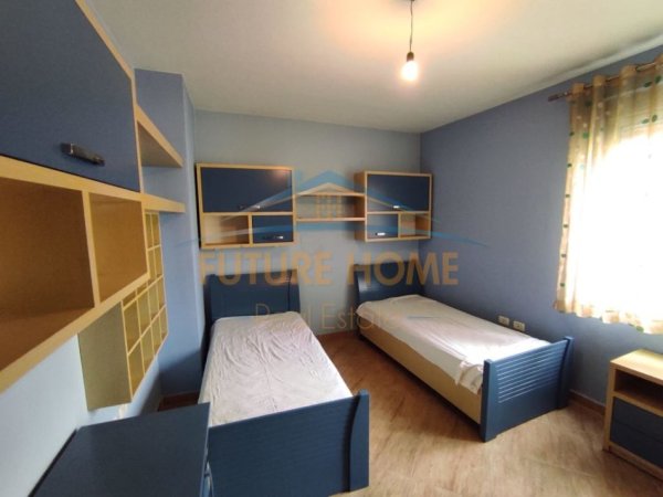 Tirane, jepet me qera apartament 2+1 Kati 7, 110 m² 650 € (Komuna e Parisit pranë Kika 1)