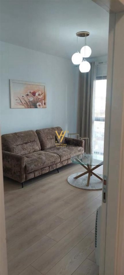 Tirane, jepet me qera apartament 1+1+Ballkon Kati 4, 53 m² 500 € (OXHAKU)