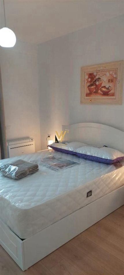 Tirane, jepet me qera apartament 1+1+Ballkon Kati 4, 53 m² 500 € (OXHAKU)