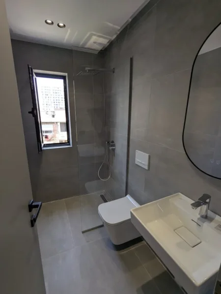 Tirane, shiten dy apartamente 1+1 & studio Kati 5, 107 m² 268.000 € (Rruga Mine Peza)