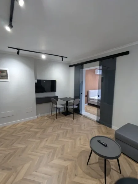 Tirane, shiten dy apartamente 1+1 & studio Kati 5, 107 m² 268.000 € (Rruga Mine Peza)