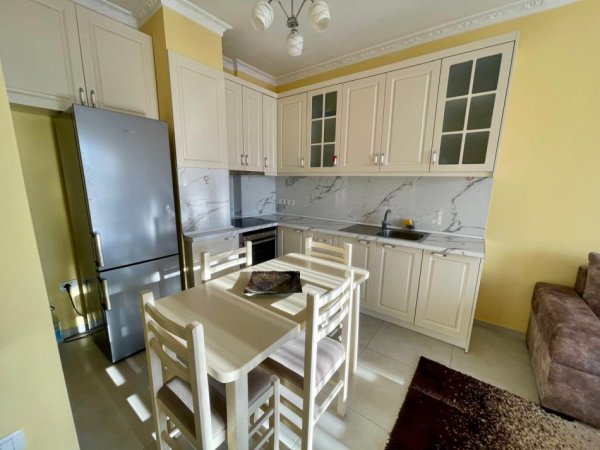 Tirane, jepet me qera apartament 1+1+Ballkon Kati 6, 65 m² 470 € (Afer rruges se Elbasanit )