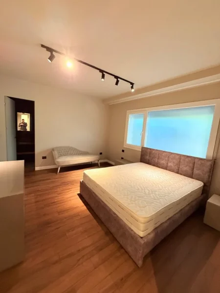 Tirane, shitet apartament 3+1+Ballkon Kati 2, 170 m² 599.999 € (TEG)