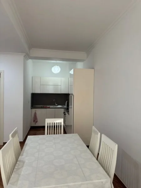 Tirane, jepet me qera apartament 1+1 Kati 4, 75 m² 450 € (rruga Aleksandri i Madh)