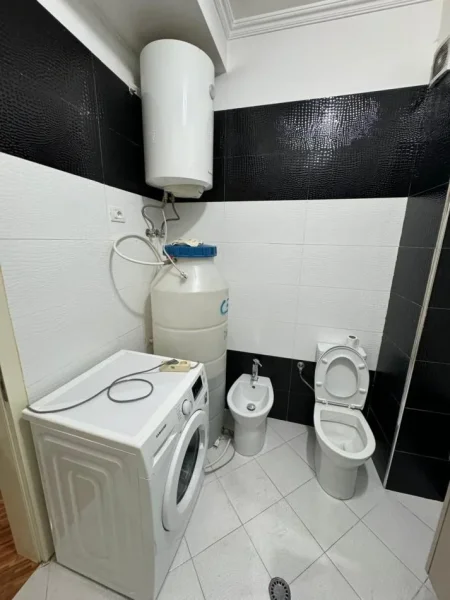 Tirane, jepet me qera apartament 1+1 Kati 4, 75 m² 450 € (rruga Aleksandri i Madh)