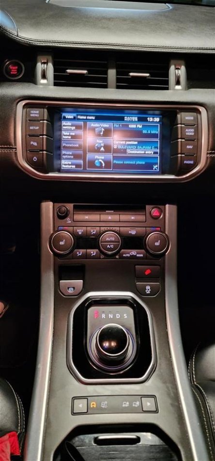 Tirane, shes makine Range Rover Evoque Benzin, e bardhë automatik Klima 180.000 km 12.000 €