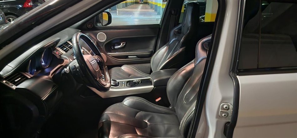 Tirane, shes makine Range Rover Evoque Benzin, e bardhë automatik Klima 180.000 km 12.000 €