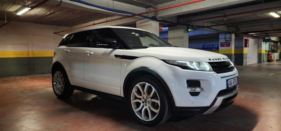Tirane, shes makine Range Rover Evoque Benzin, e bardhë automatik Klima 180.000 km 12.000 €