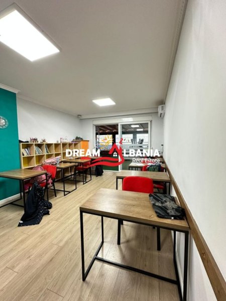 Tirane, jepet me qera zyre Kati 2, 170 m² 2.000 € (ne Bllok)