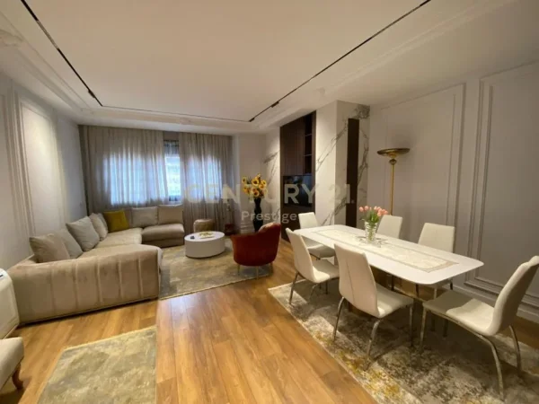 Tirane, jepet me qera apartament 2+1+Ballkon Kati 3, 140 m² 1.500 € (rruga e Barrikadave)
