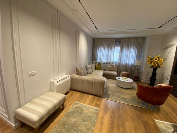 Tirane, jepet me qera apartament 2+1+Ballkon Kati 3, 140 m² 1.500 € (rruga e Barrikadave)