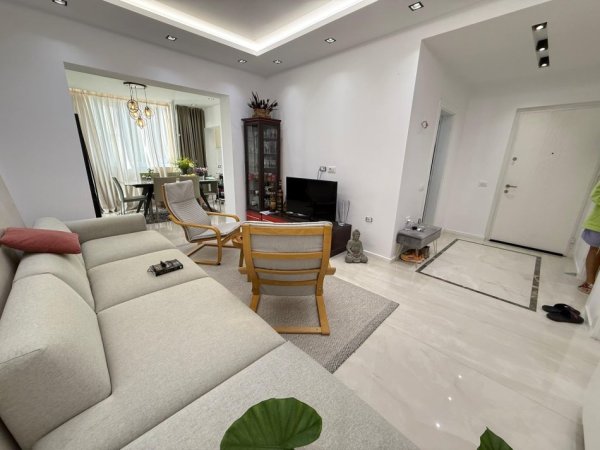 Tirane, jepet me qera apartament 2+1 Kati 3, 95 m² 1.000 €