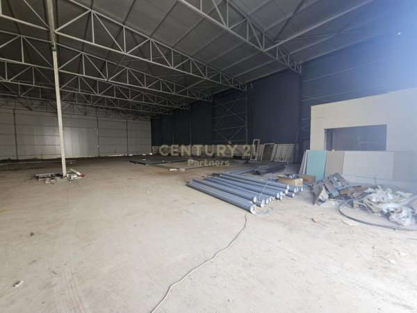 Tirane, jepet me qera magazine Kati 0, 1.000 m² 3.500 € (1000)