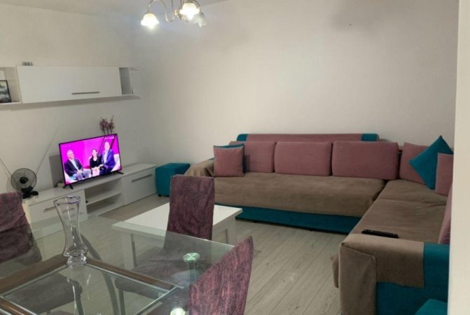 Tirane, jepet me qera apartament 2+1 Kati 3, 80 m² 450 € (ALLIAS)