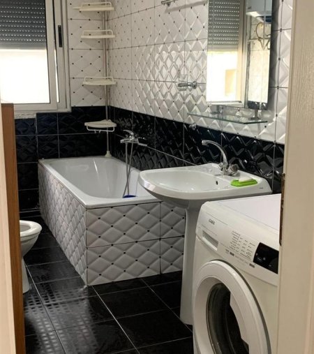 Tirane, jepet me qera apartament 2+1 Kati 3, 80 m² 450 € (ALLIAS)