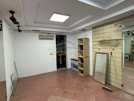 Qera, Ambient Biznesi, Bulevardi Bajram Curri, Tiranë. AREA55403