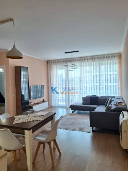 Tirane, jap me qera apartament 2+1+Ballkon Kati 6, 94 m² 700 € (Don Bosko, kompleksi Fiori di Bosko)