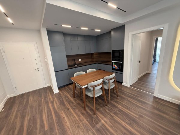 Tirane, jepet me qera apartament 2+1 Kati 4, 100 m² 1.000 €