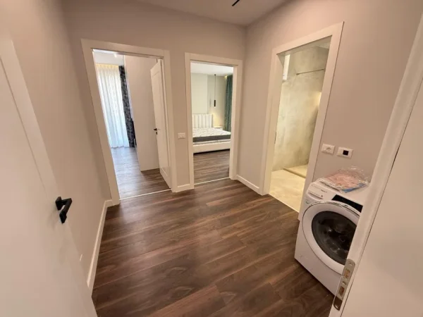 Tirane, jepet me qera apartament 2+1 Kati 4, 100 m² 1.000 €