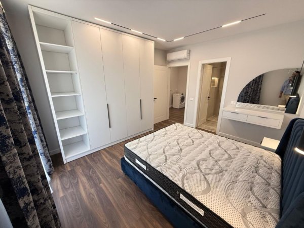 Tirane, jepet me qera apartament 2+1 Kati 4, 100 m² 1.000 €