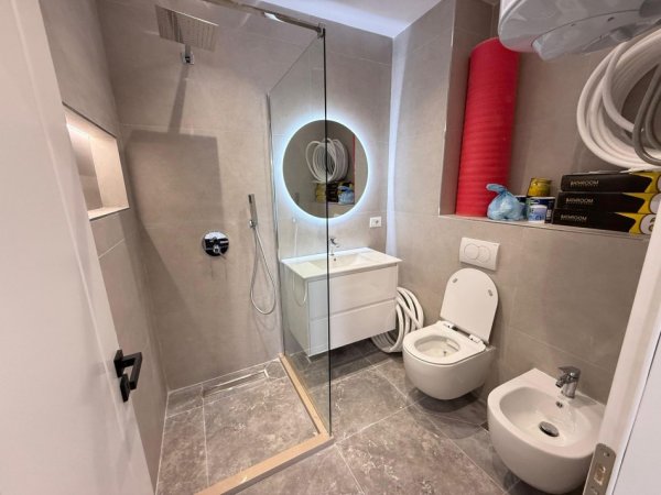Tirane, jepet me qera apartament 2+1 Kati 4, 100 m² 1.000 €