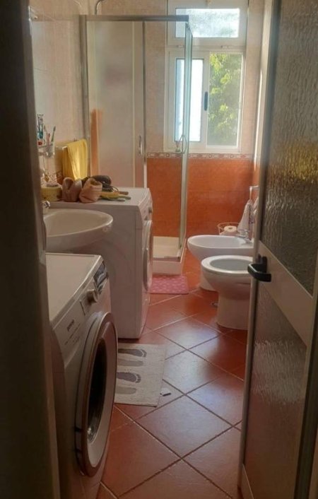 Tirane, jepet me qera apartament 2+1 Kati 2, 56 m² 500 € (OXHAKU)