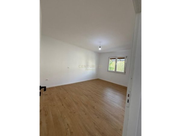 Tirane, shitet apartament 2+1 Kati 2, 72 m² 122.000 €