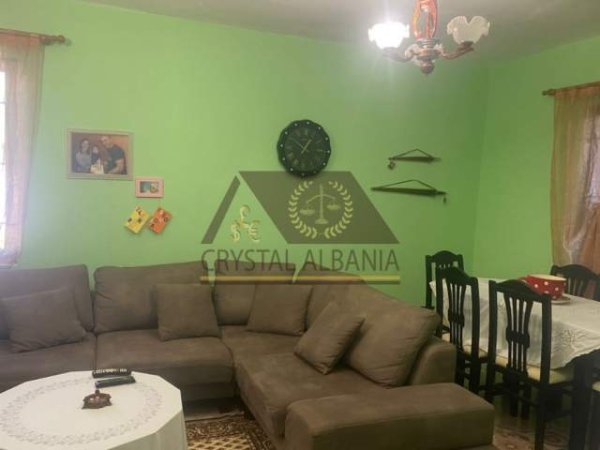 Tirane, shitet shtepi 2.000 m² 300.000.000 Euro