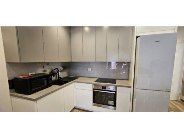 Tirane, jepet me qera apartament 2+1+BLK Kati 5, 110 m² 550 Euro (KOMPLEKSI MAGNET)