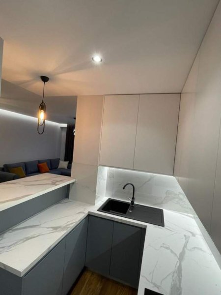 Tirane, jepet me qera apartament 2+1+A+BLK Kati 7, 120 m² 700 Euro (Rezidenca Turdiu)
