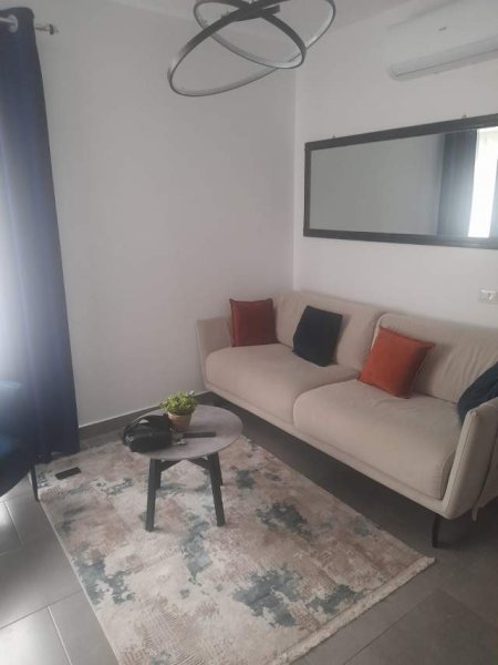 Tirane, jepet me qera apartament 1+1+BLK Kati 1, 60 m² 700 Euro (prane Hotel Mondialit)