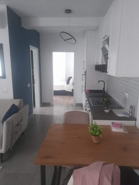 Tirane, jepet me qera apartament 1+1+BLK Kati 1, 60 m² 700 Euro (prane Hotel Mondialit)