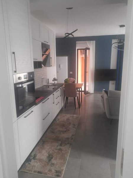 Tirane, jepet me qera apartament 1+1+BLK Kati 1, 60 m² 700 Euro (prane Hotel Mondialit)