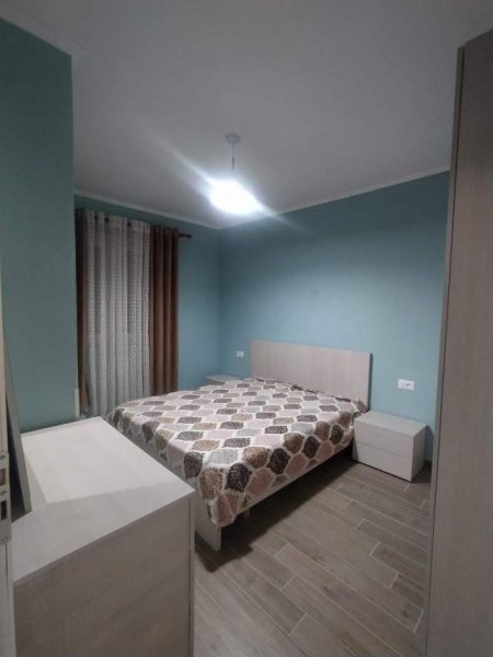 Tirane, jepet me qera apartament 1+1+BLK Kati 2, 52 m² 320 Euro (Vila L2)