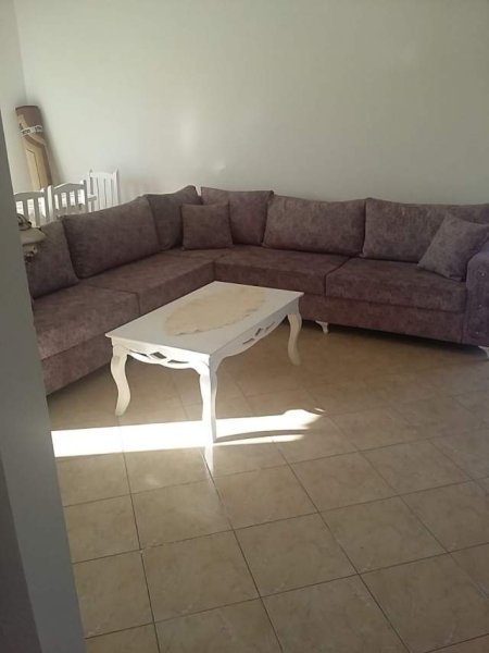 Tirane, jepet me qera Vile 1+1+BLK Kati 3, 65 m² 26.000 Leke (Hamdi Cenoymeri)