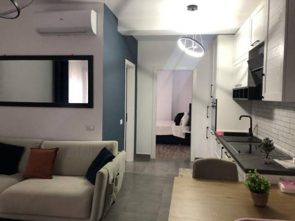 Tirane, jepet me qera apartament 1+1+BLK Kati 2, 64 m² 650 Euro (Rruga muhamet gjollesha)