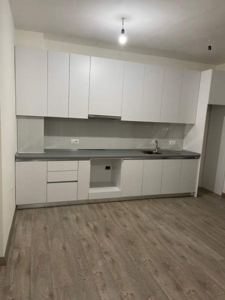 Tirane, jepet me qera apartament 1+1+BLK Kati 5, 64 m² 30.000 Leke (Rruga Teodor Keko)